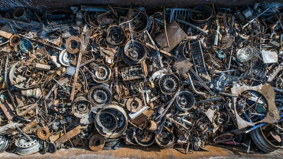 Sorted ferrous steel scrap